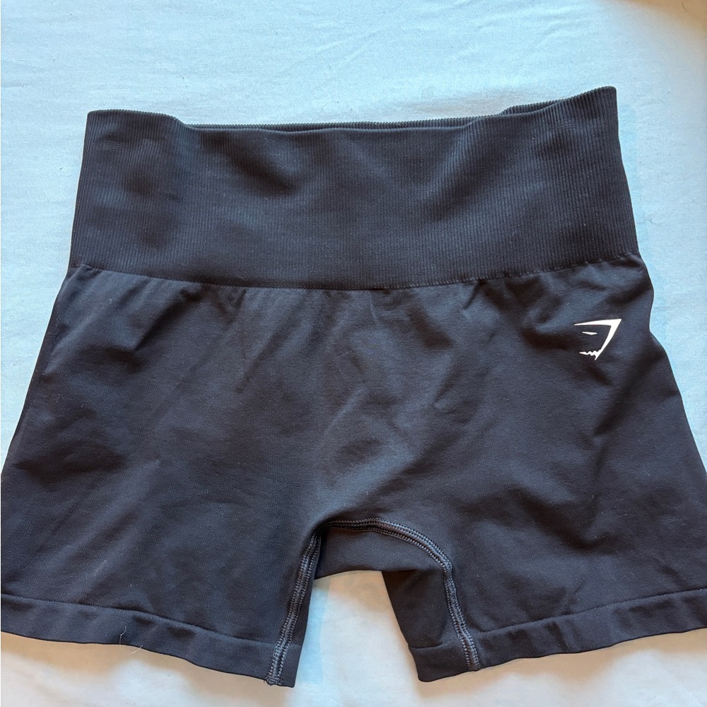 Gymshark Black Athletic Shorts Moisture-Wicking Mid-Thigh